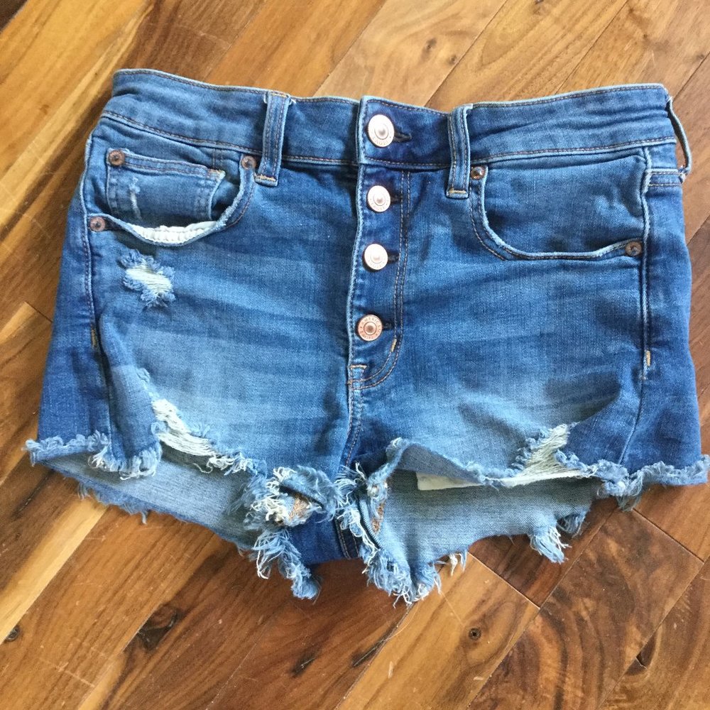 American Eagle  Destressed  hi-rise Shortie